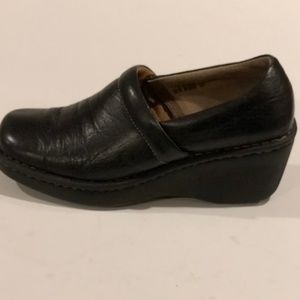 Born W3898 Wedge Clog, Size 9, Black Leather